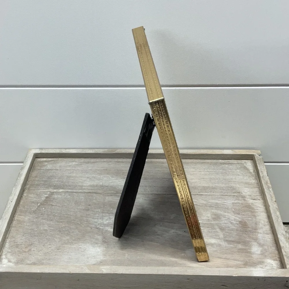Unbranded vintage gold